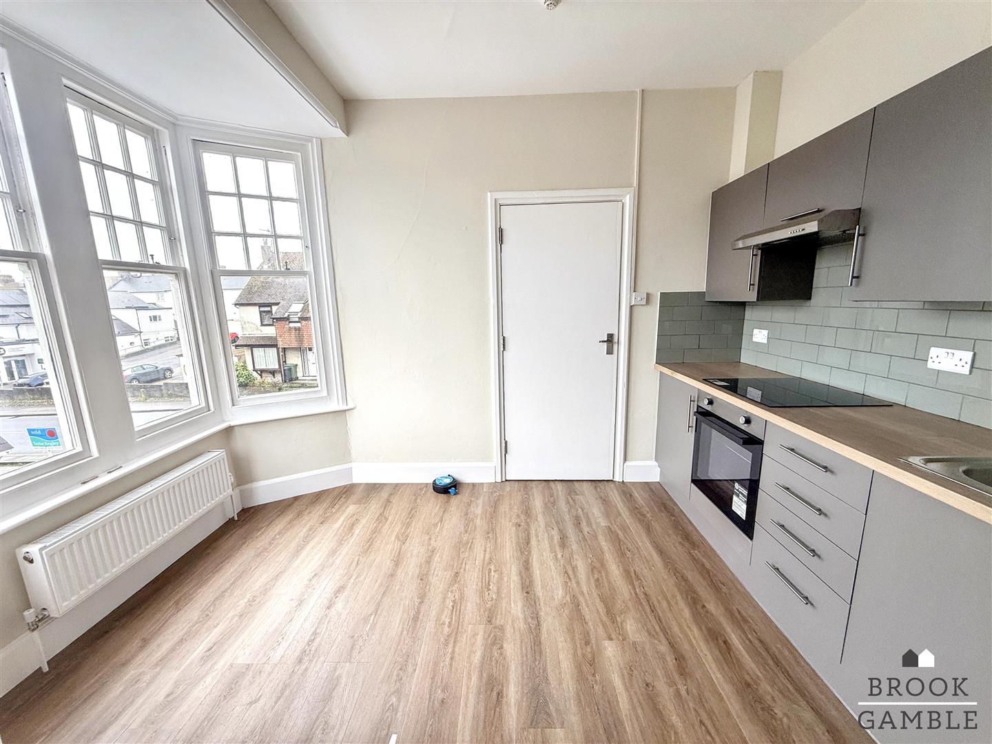 4 Bedroom Apartment. 22 Church Street in Eastbourne,  3